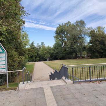 Neuer barrierefreier Zugang zum Park am Weißen See eröffnet