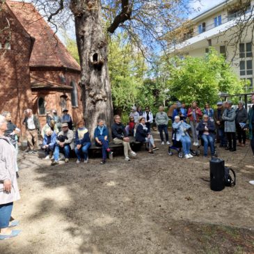 Beeindruckend viele Teilnehmer beim Kiezspaziergang “Weißensee und seine Geschichte(n) Teil 2”